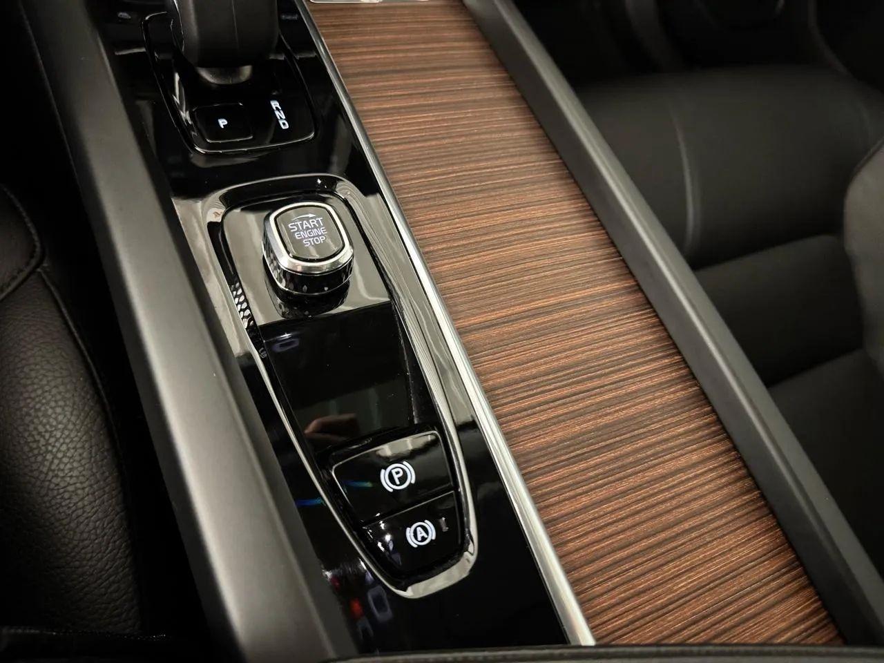 Volvo XC60  2023