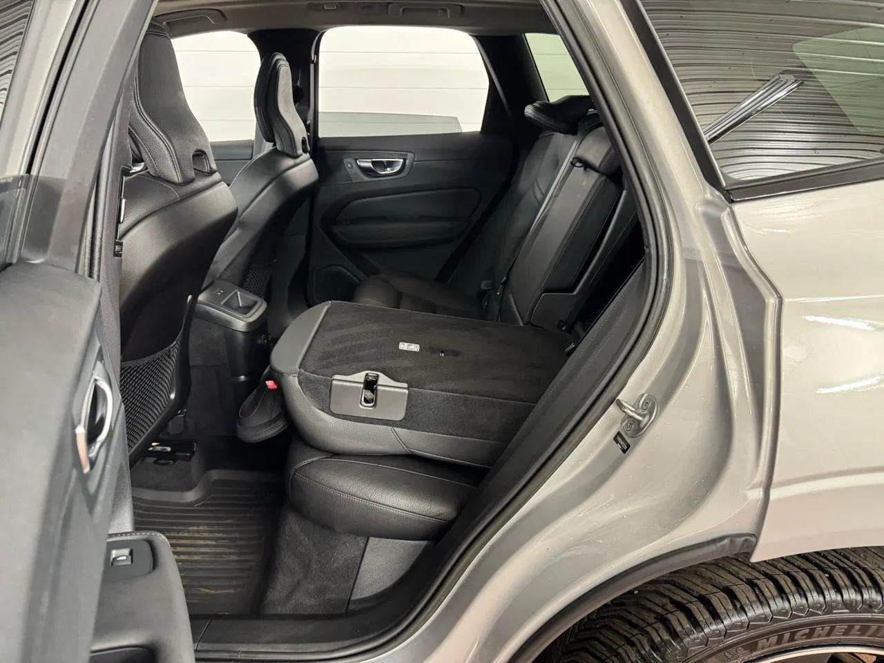 Volvo XC60  2023