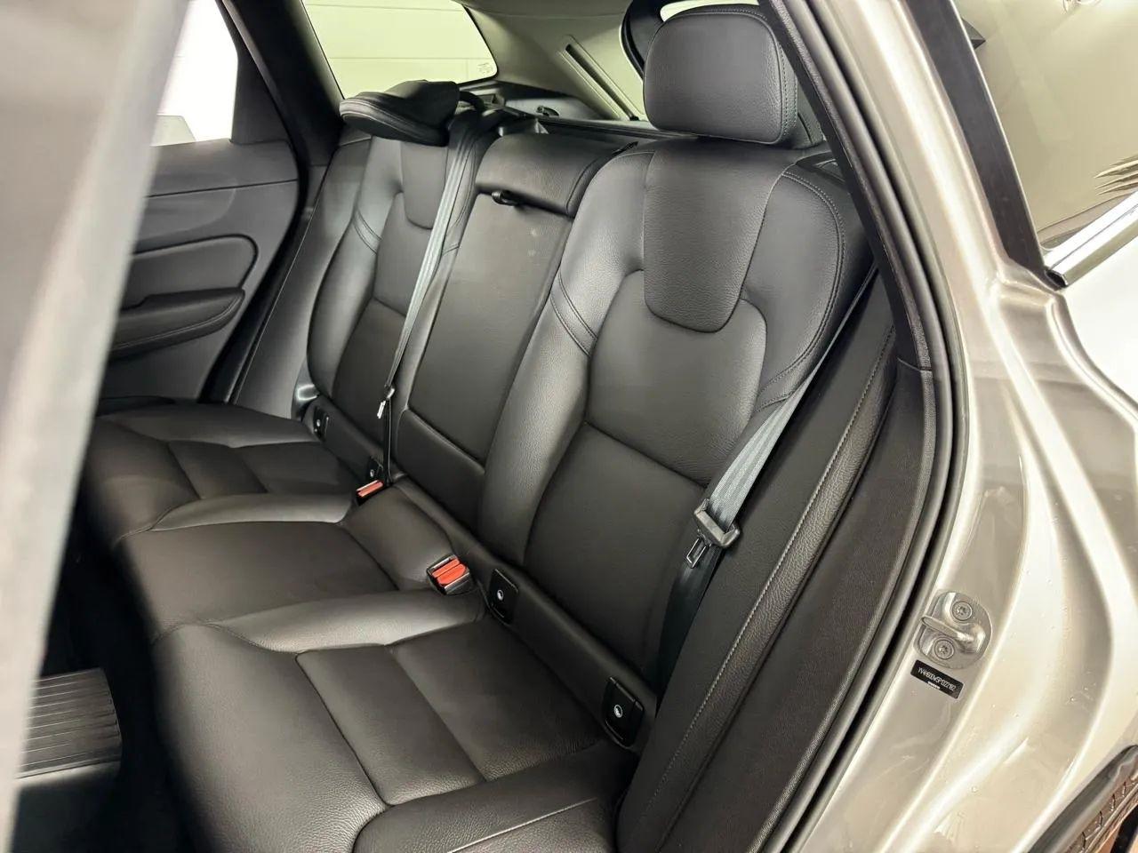 Volvo XC60  2023
