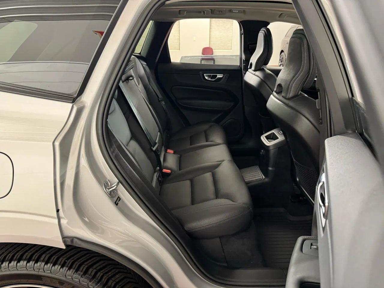 Volvo XC60  2023