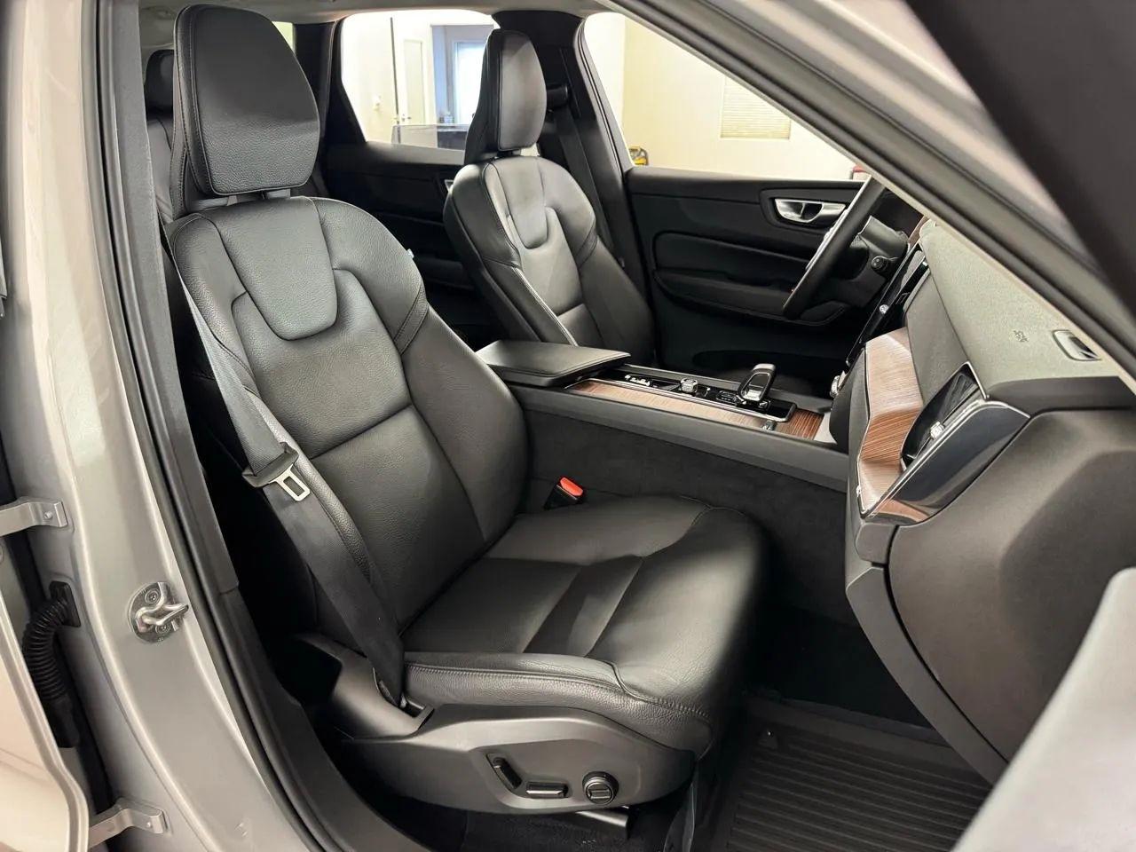 Volvo XC60  2023