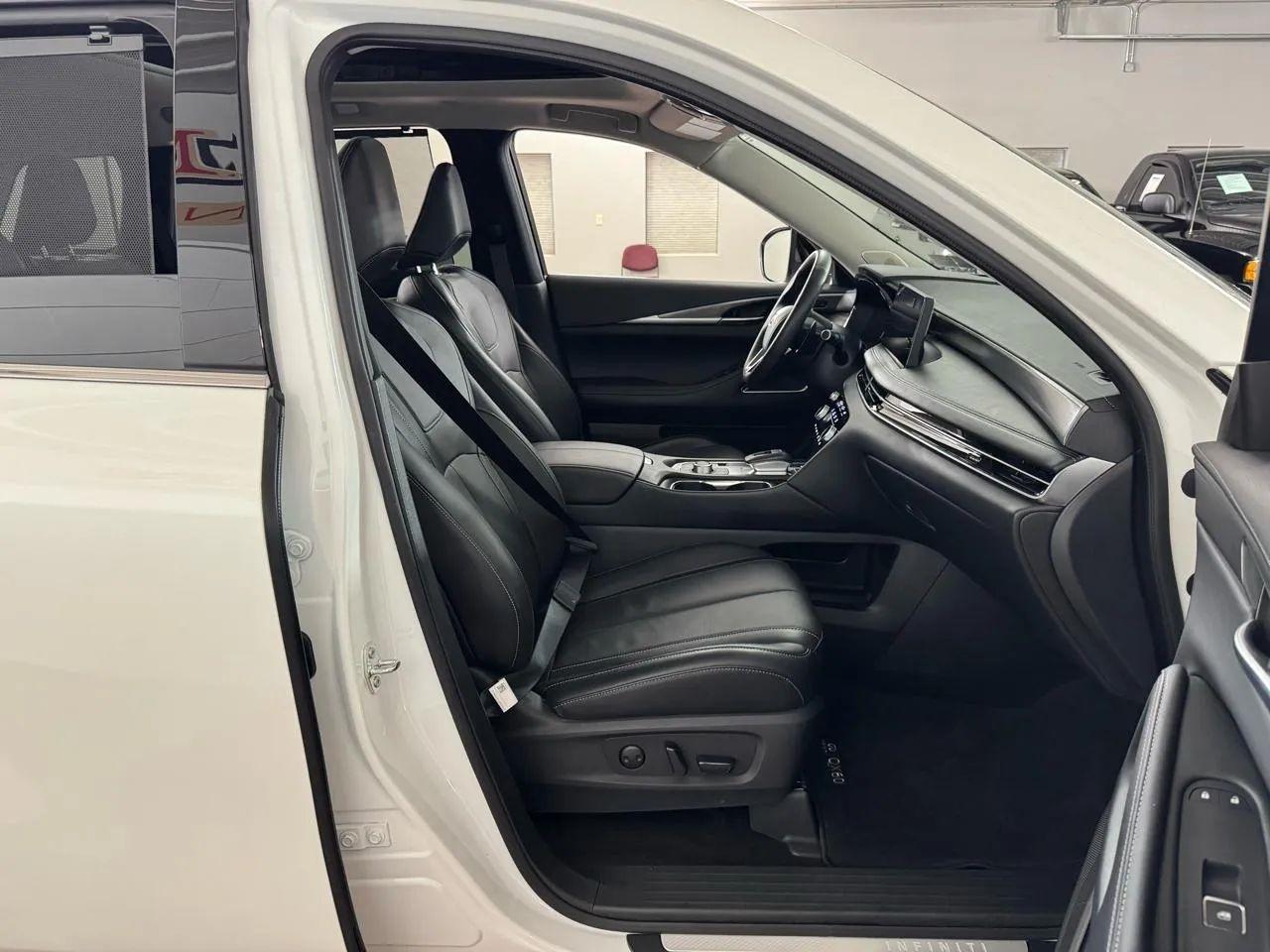 Infiniti QX60 LUXE AWD 2025