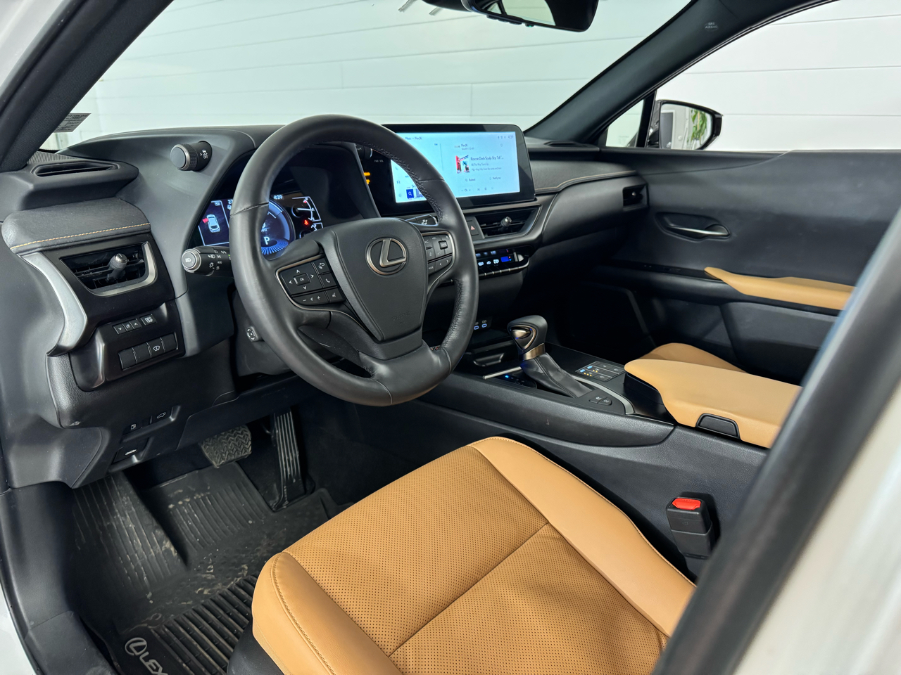 Lexus UX 250h Premium AWD 2023