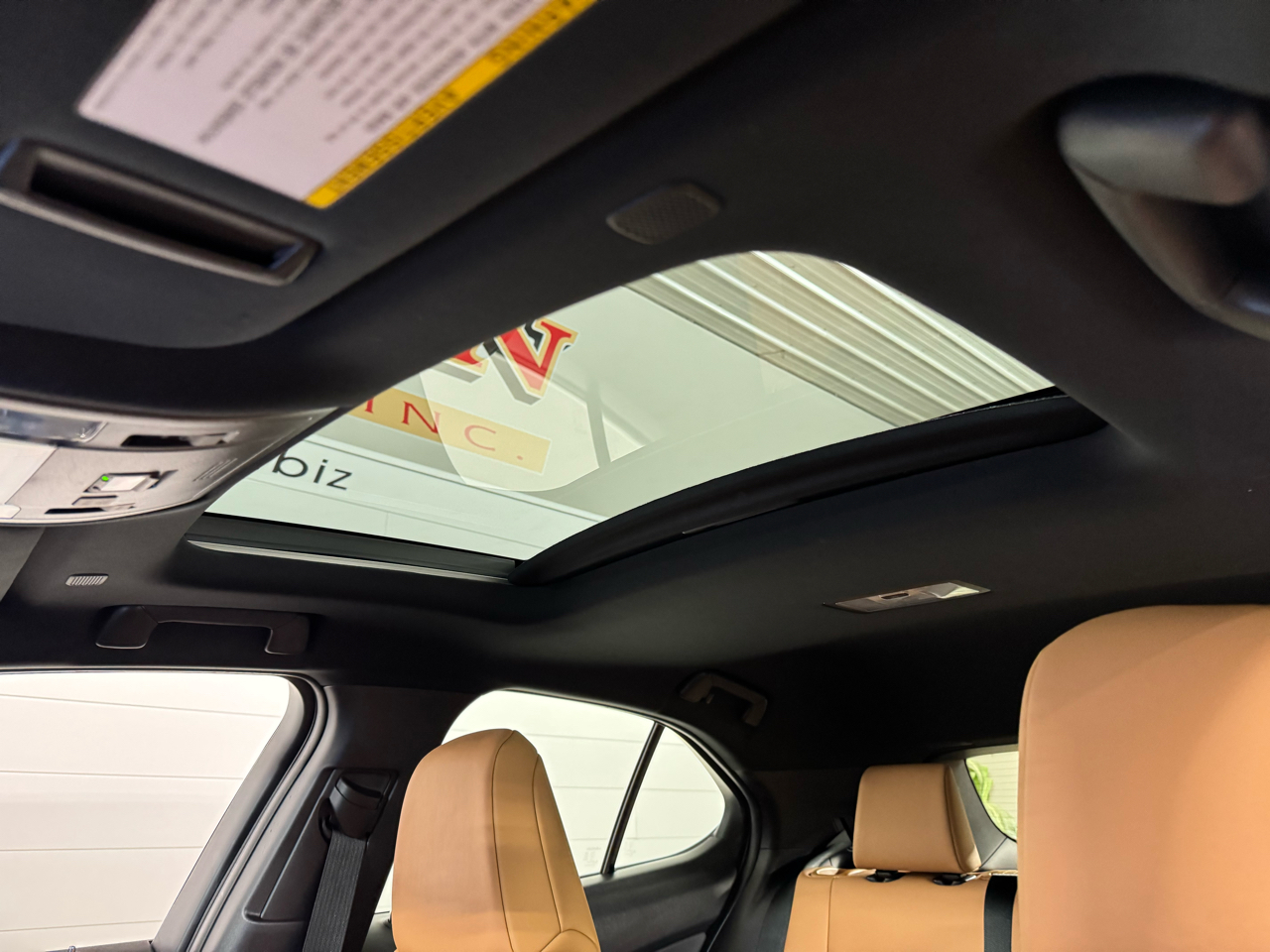 Lexus UX 250h Premium AWD 2023