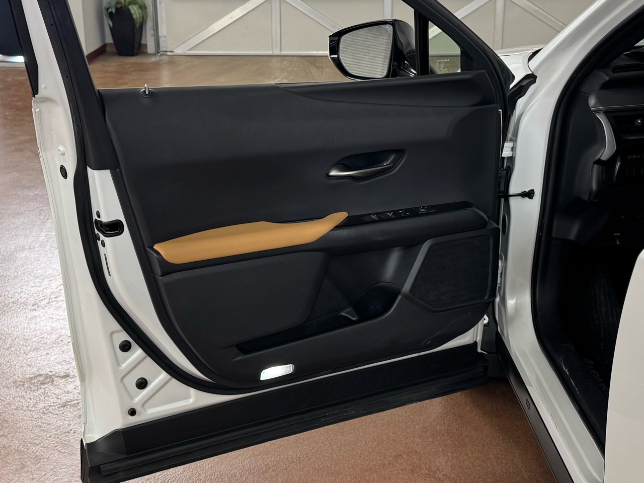 Lexus UX 250h Premium AWD 2023