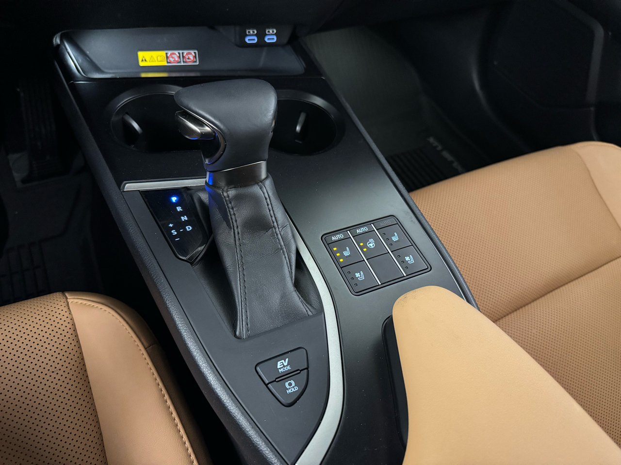 Lexus UX 250h Premium AWD 2023