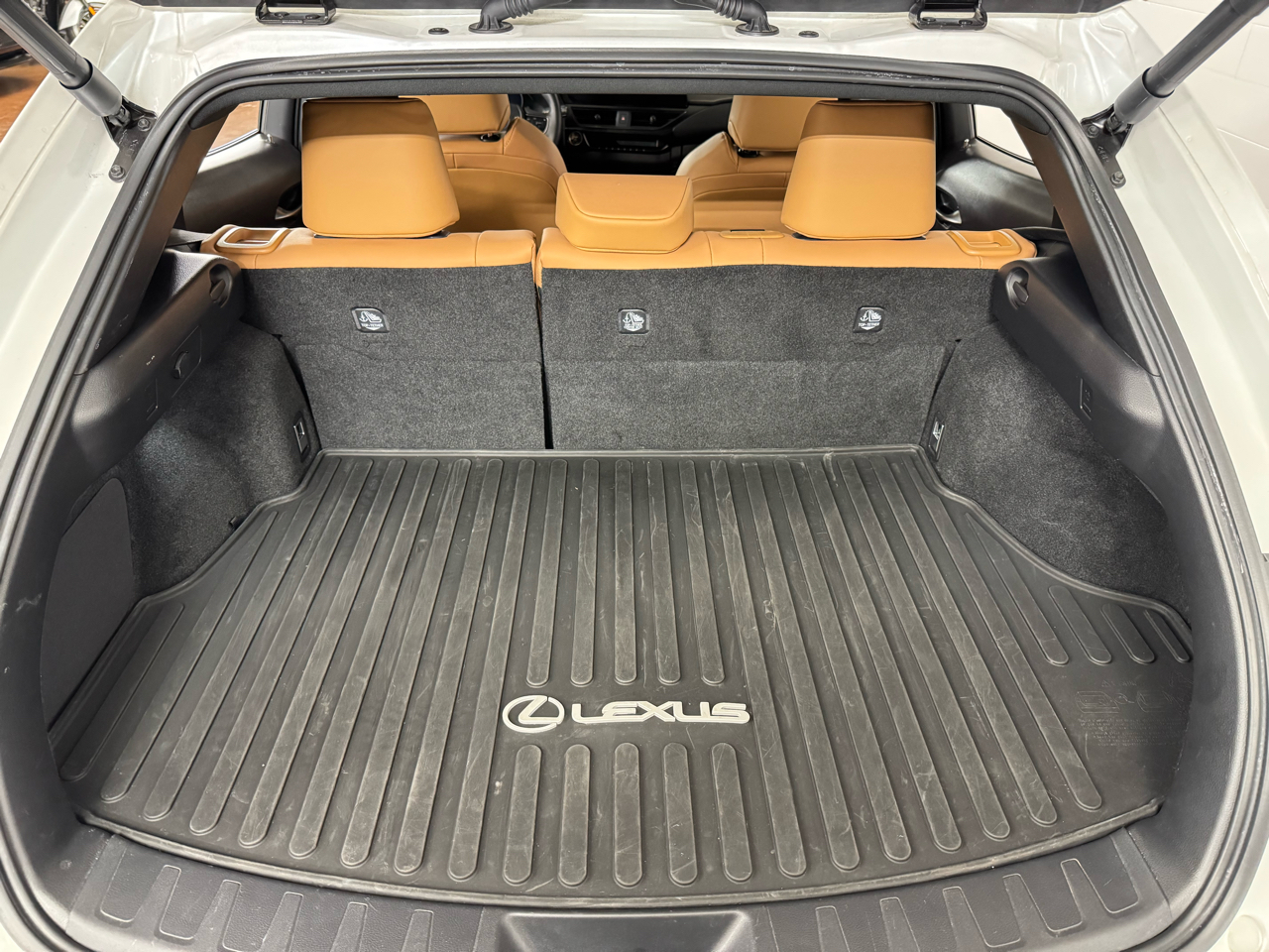 Lexus UX 250h Premium AWD 2023
