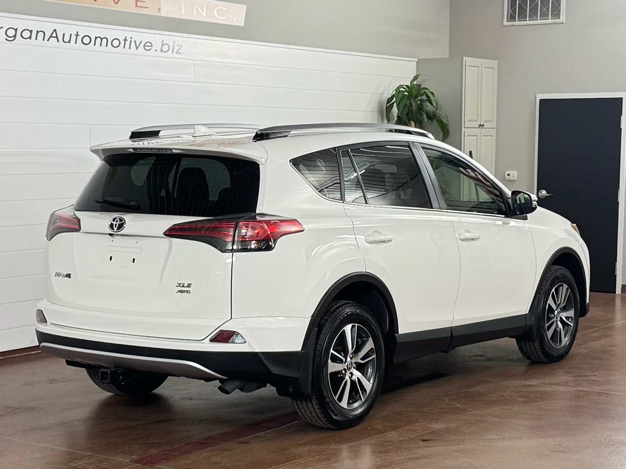 Toyota RAV4 XLE AWD 2017