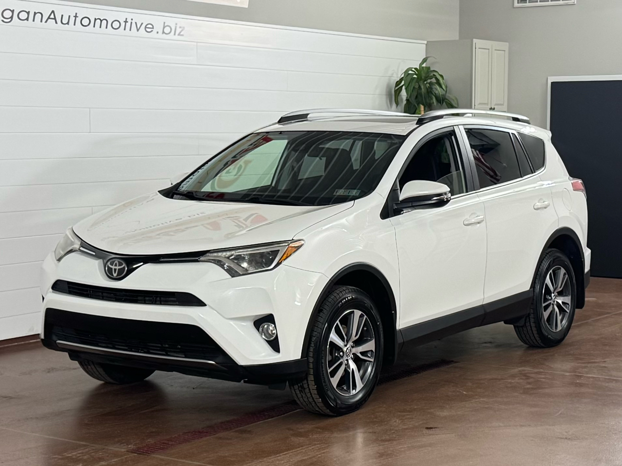 Toyota RAV4 XLE AWD 2017