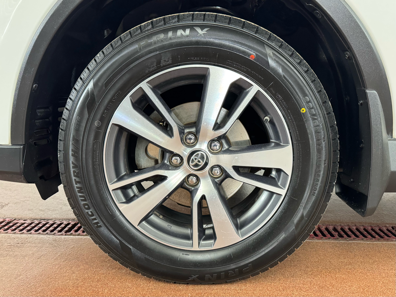 Toyota RAV4 XLE AWD 2017