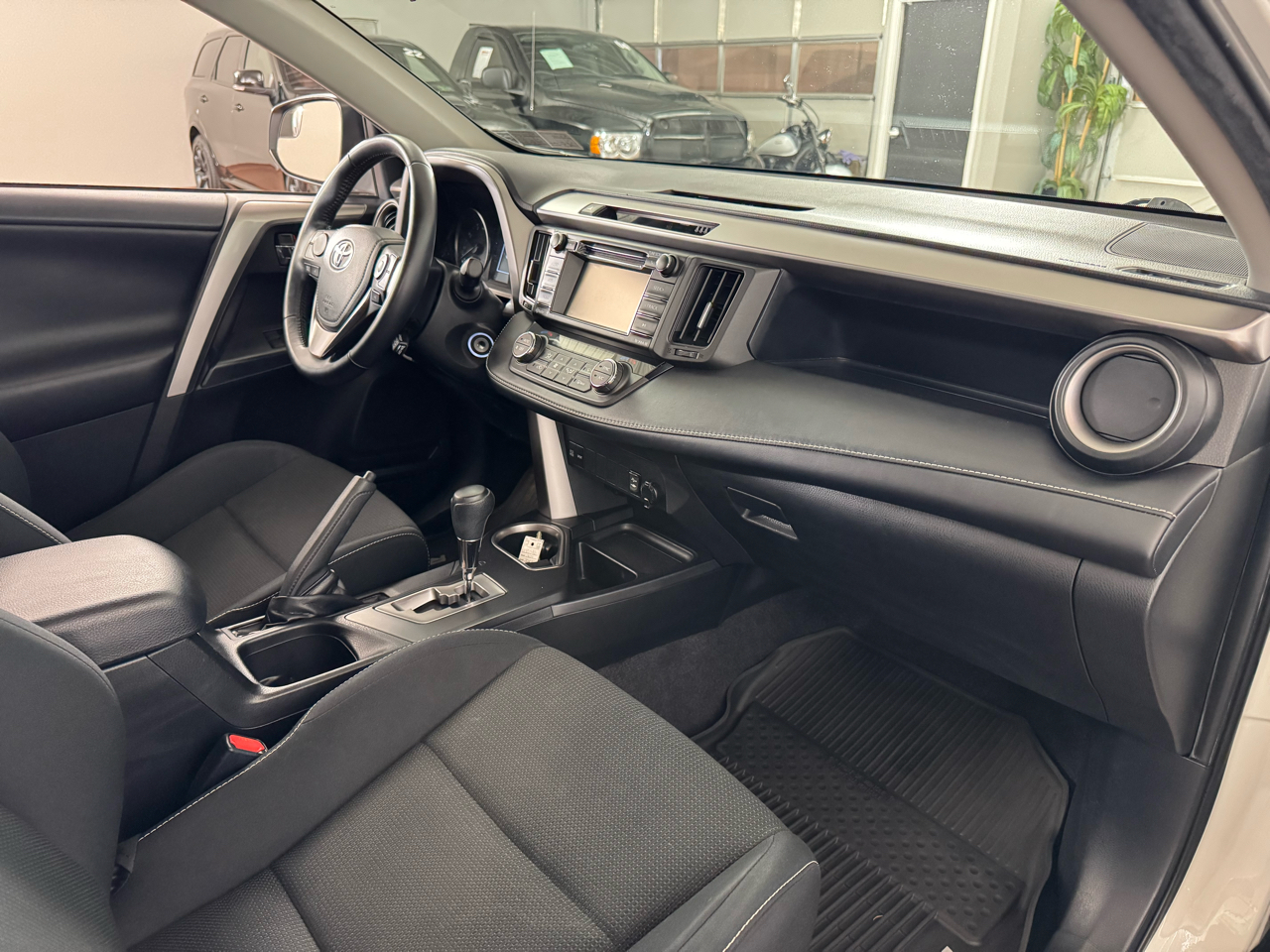 Toyota RAV4 XLE AWD 2017