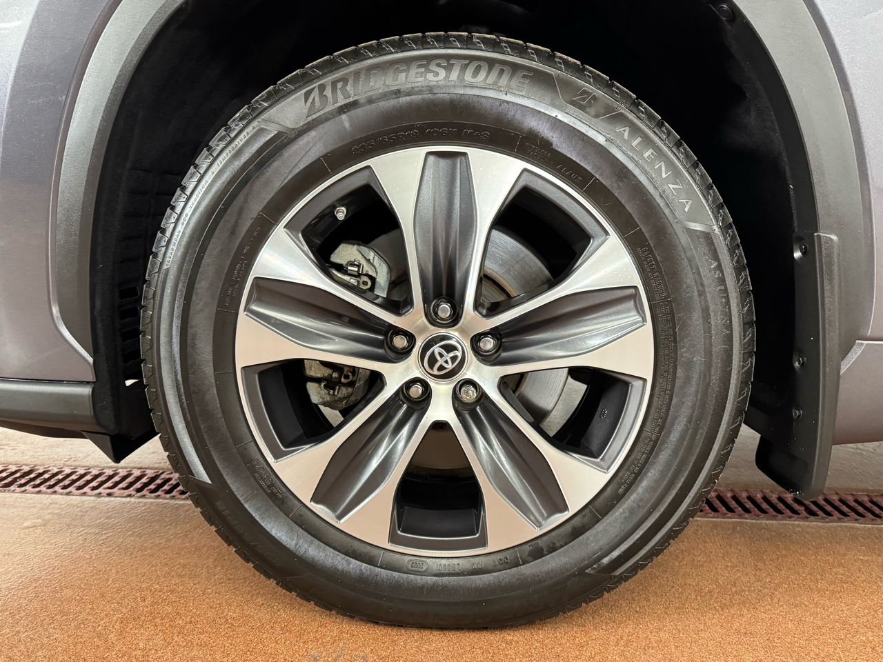 Toyota Highlander XLE AWD V6 2022