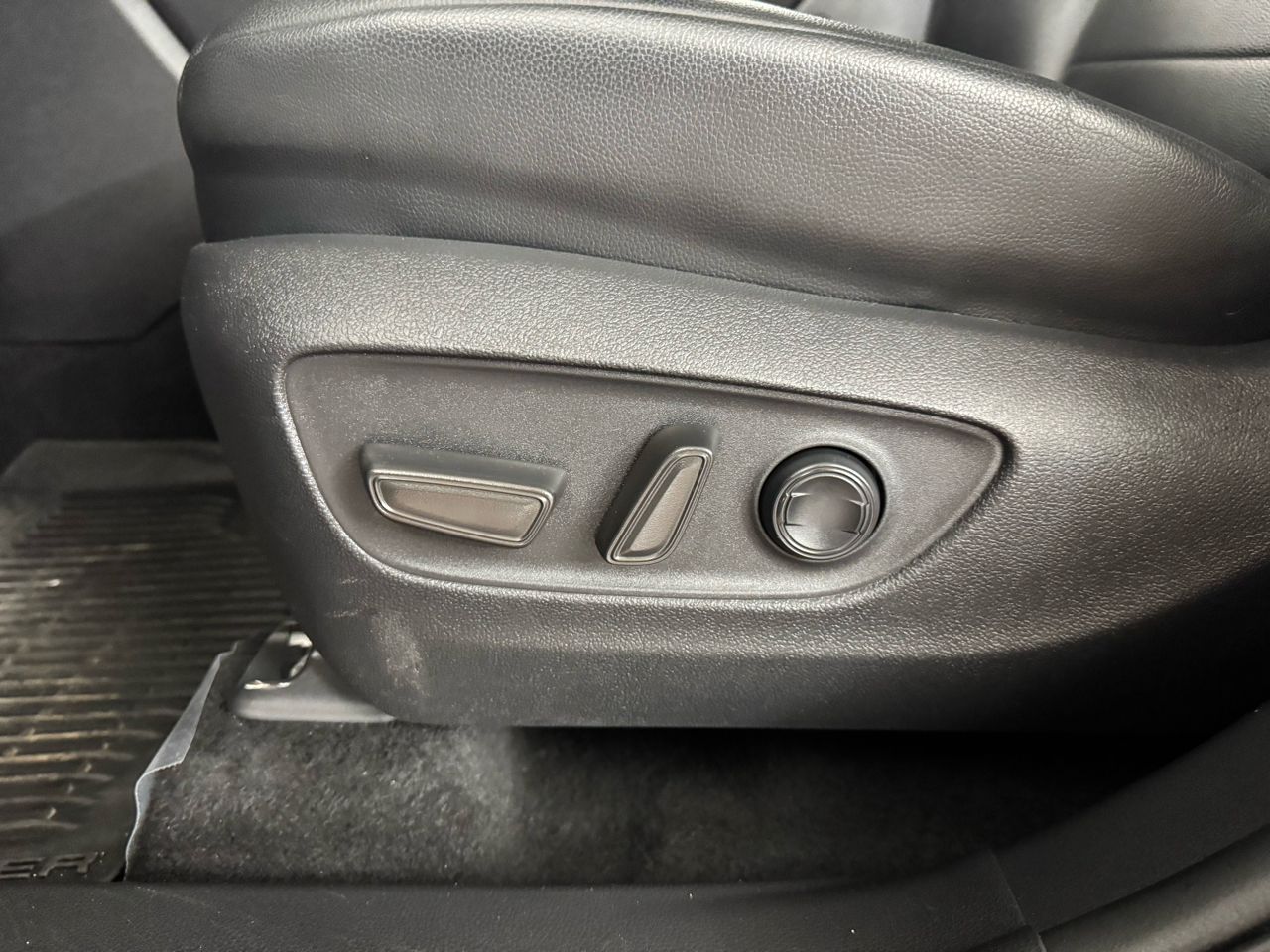 Toyota Highlander XLE AWD V6 2022