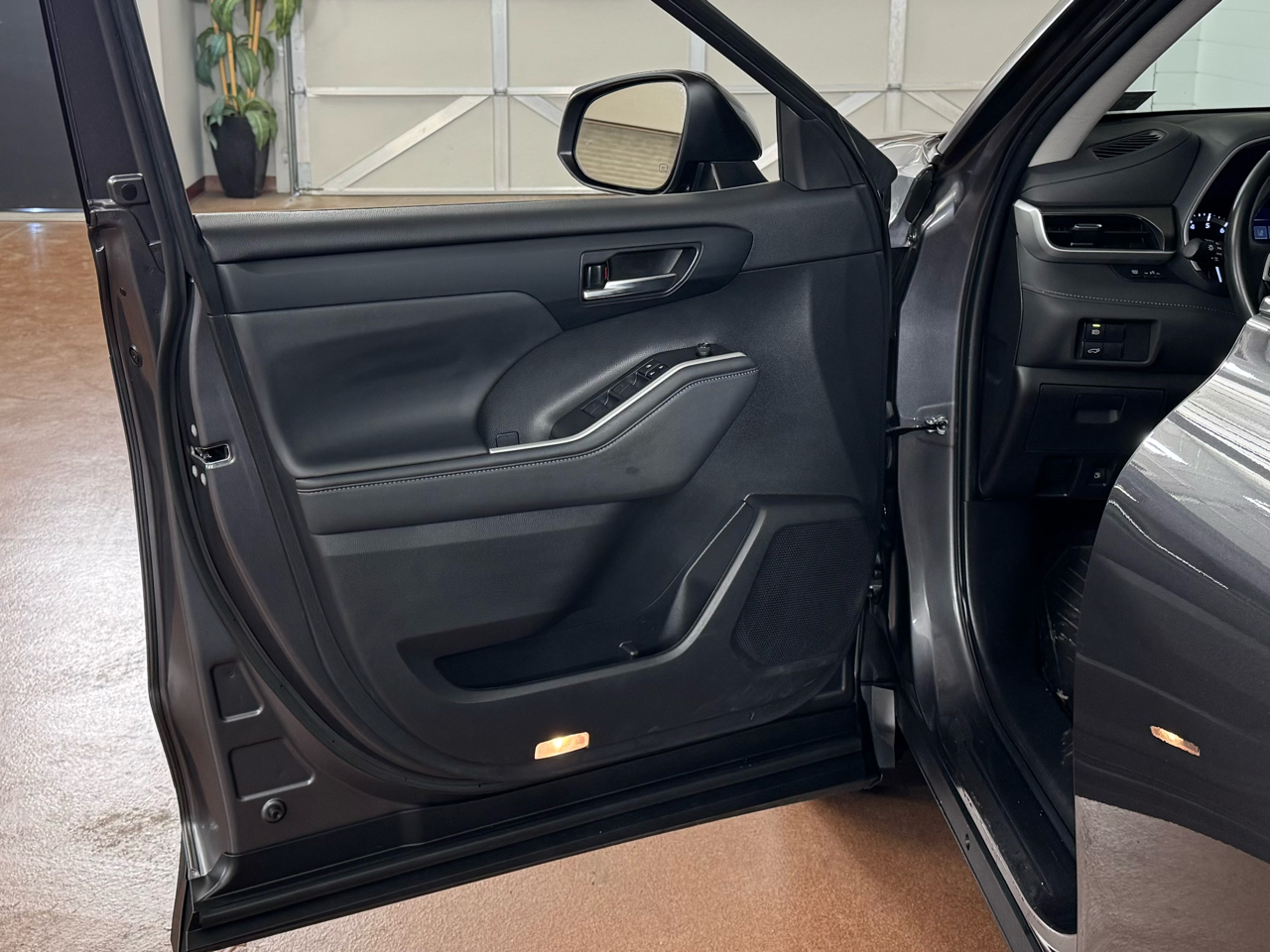 Toyota Highlander XLE AWD V6 2022