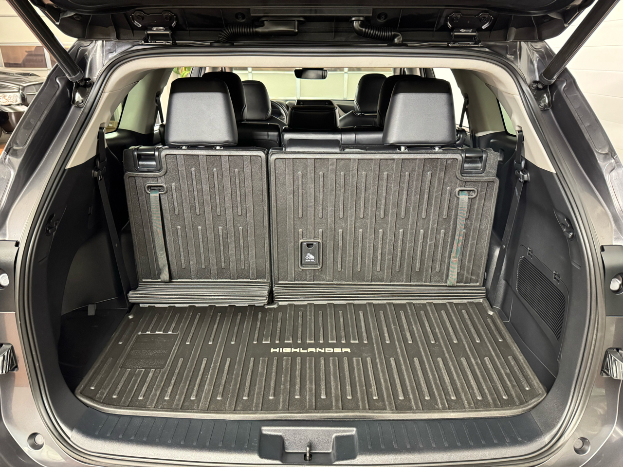 Toyota Highlander XLE AWD V6 2022