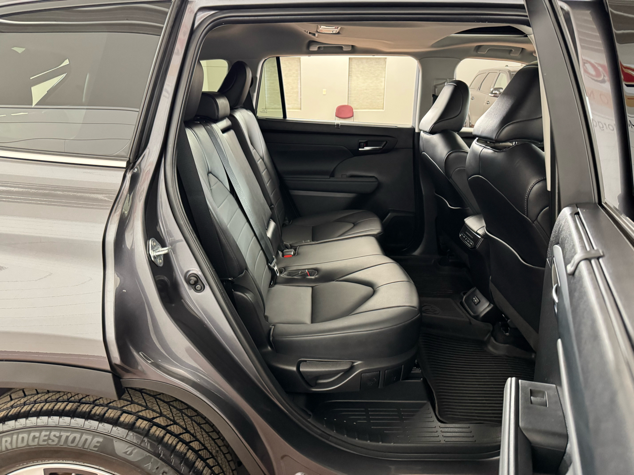 Toyota Highlander XLE AWD V6 2022