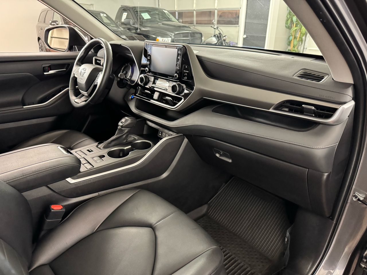 Toyota Highlander XLE AWD V6 2022