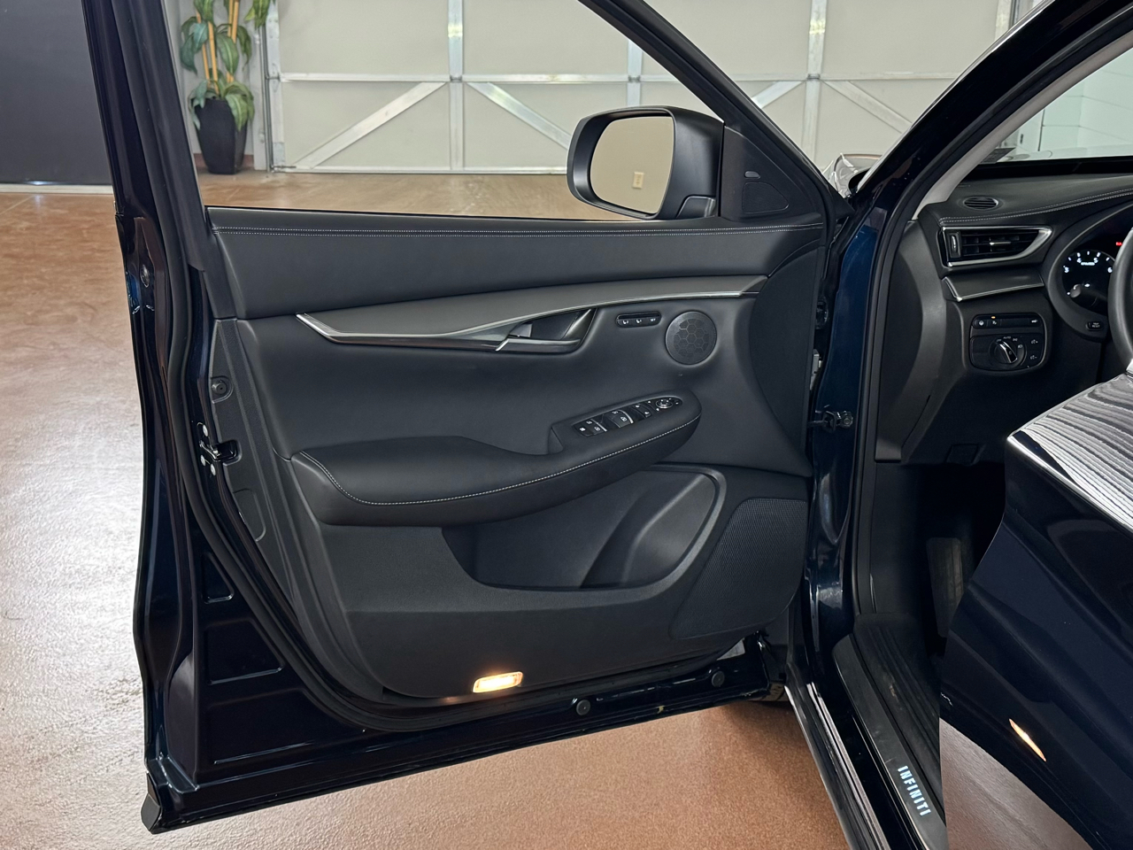 Infiniti QX50 LUXE AWD 2024