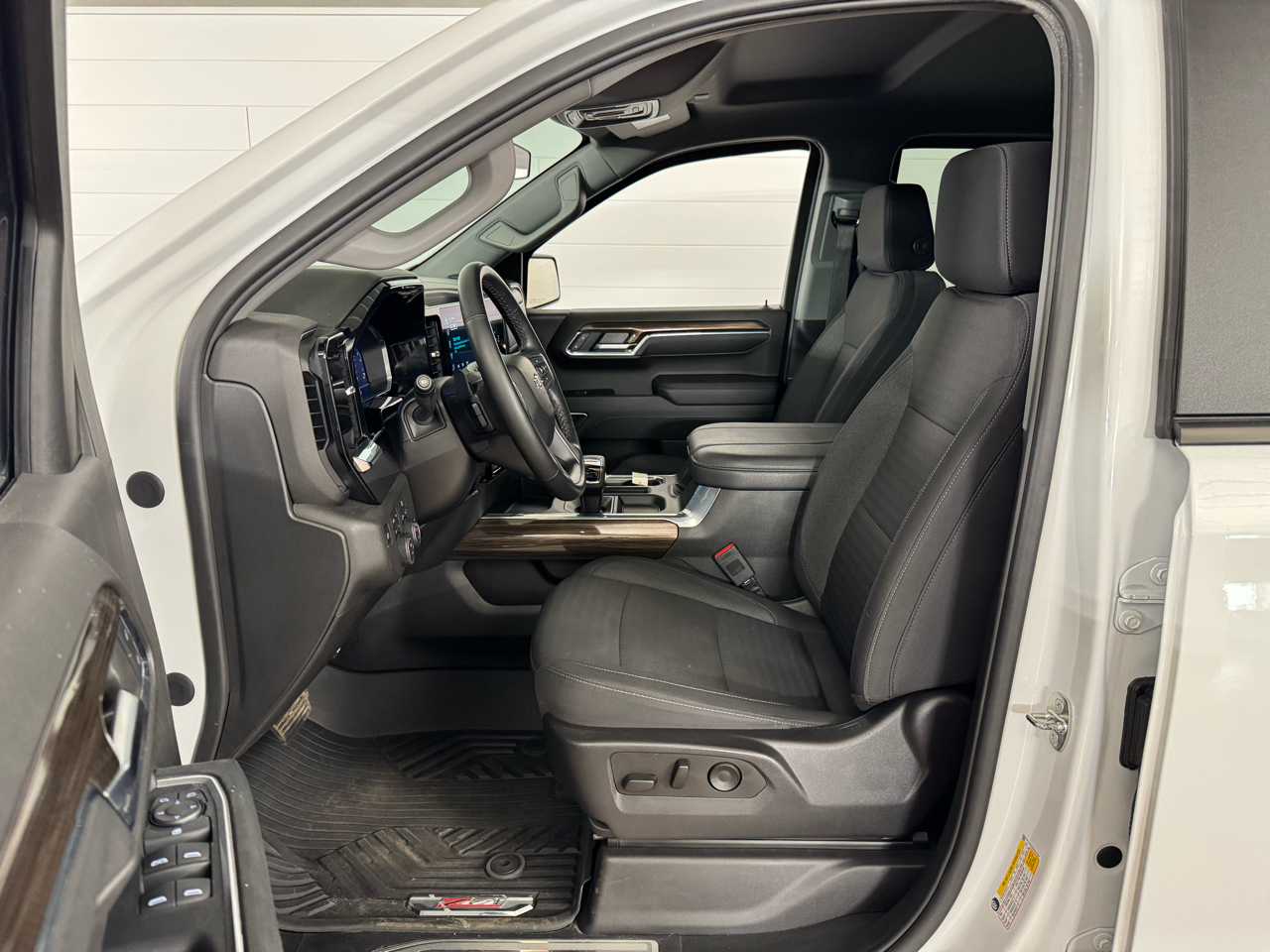 Chevrolet Silverado 1500 RST Crew Cab 4WD 2024