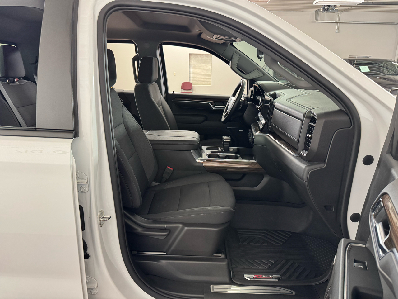 Chevrolet Silverado 1500 RST Crew Cab 4WD 2024