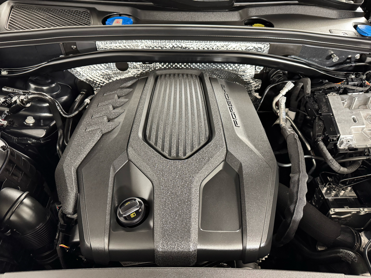 Porsche Macan T AWD 2024