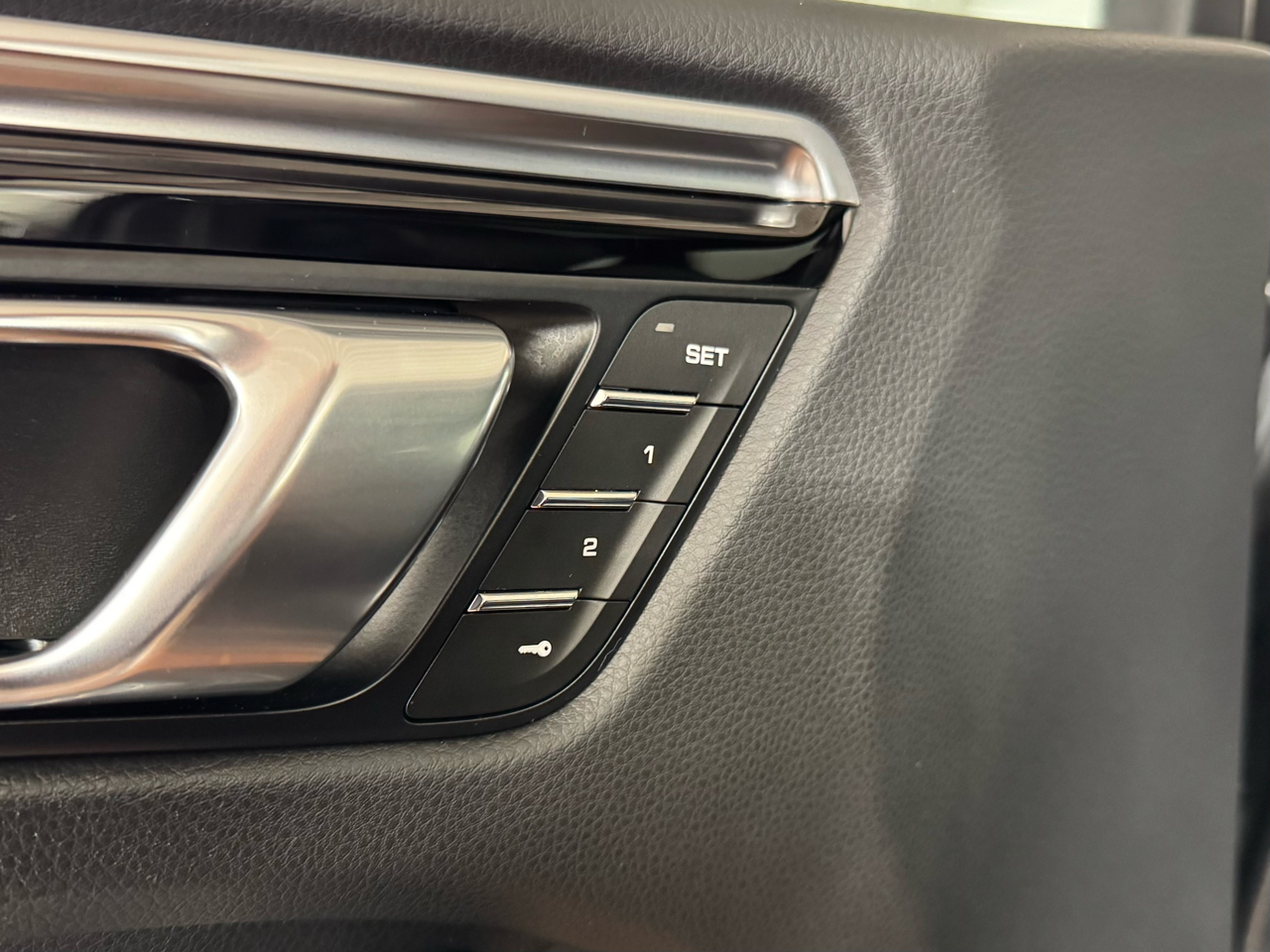 Porsche Macan T AWD 2024