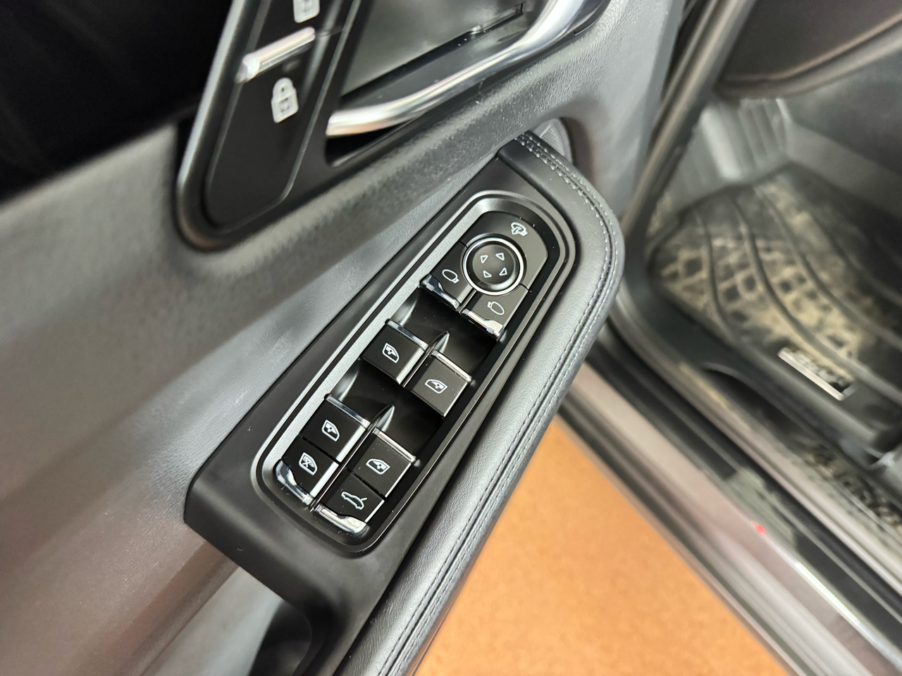 Porsche Macan T AWD 2024