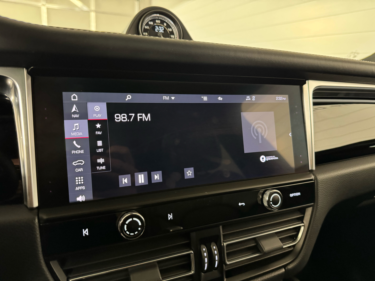 Porsche Macan T AWD 2024