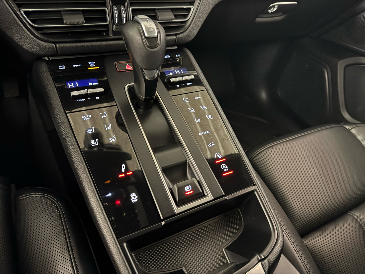 Porsche Macan T AWD 2024