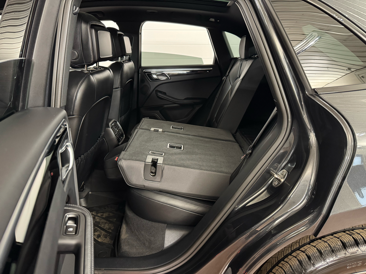 Porsche Macan T AWD 2024