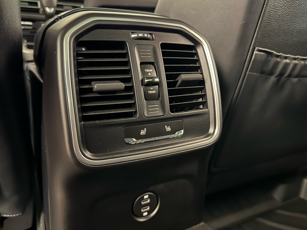 Porsche Macan T AWD 2024