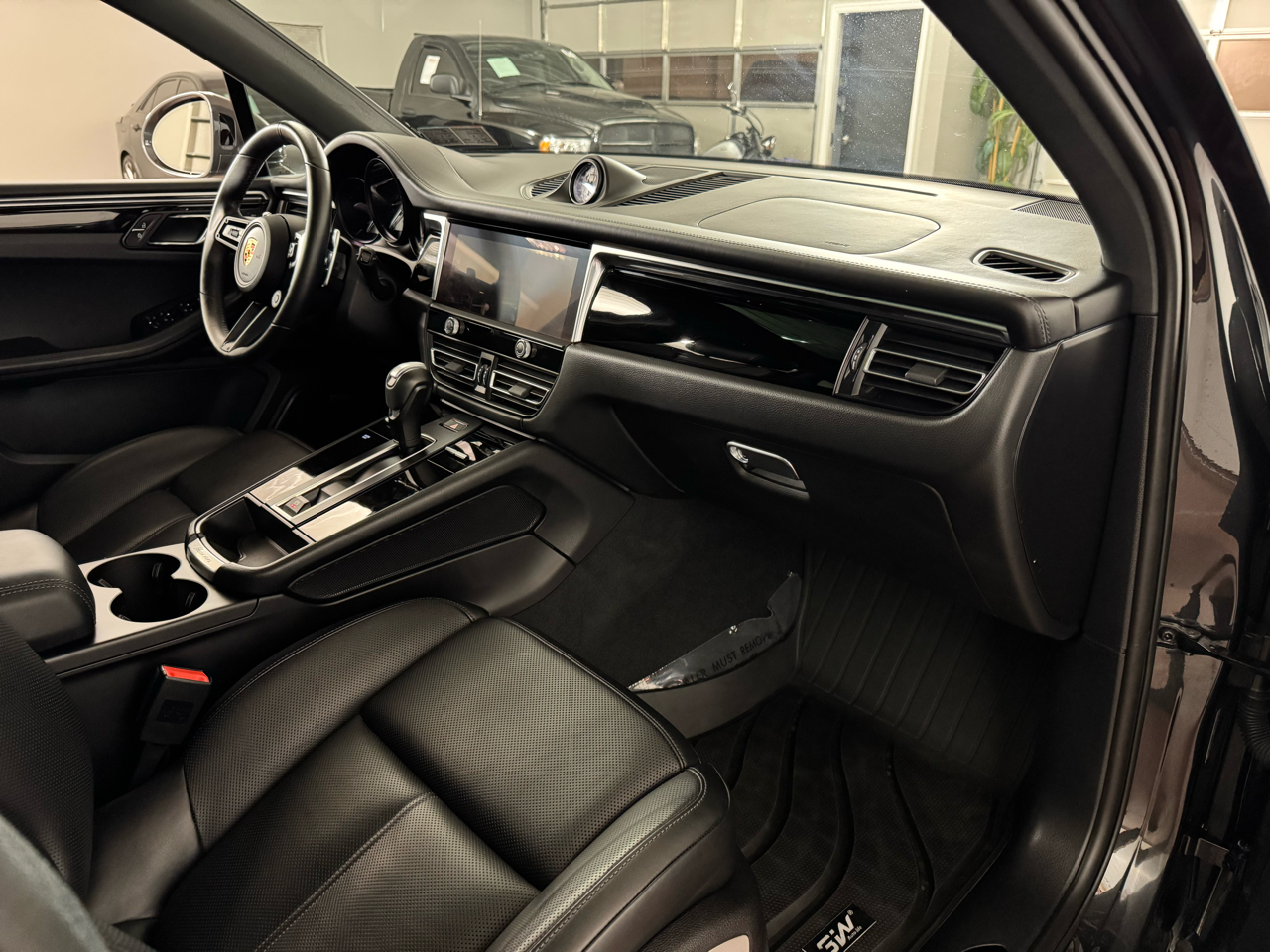 Porsche Macan T AWD 2024