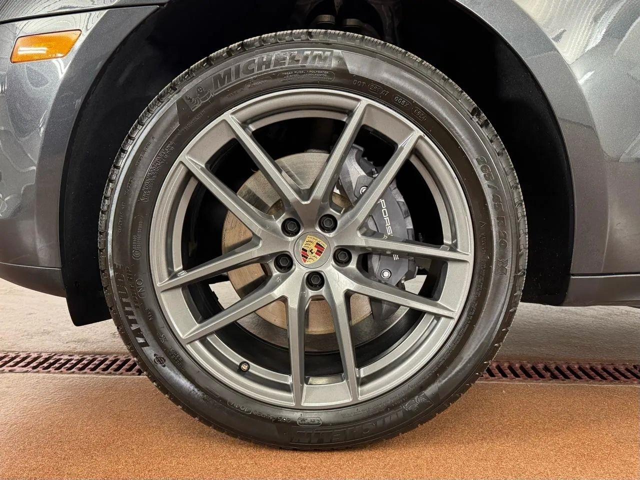 Porsche Macan T AWD 2024