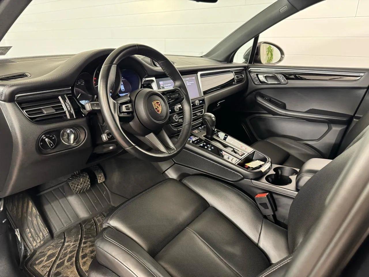 Porsche Macan T AWD 2024