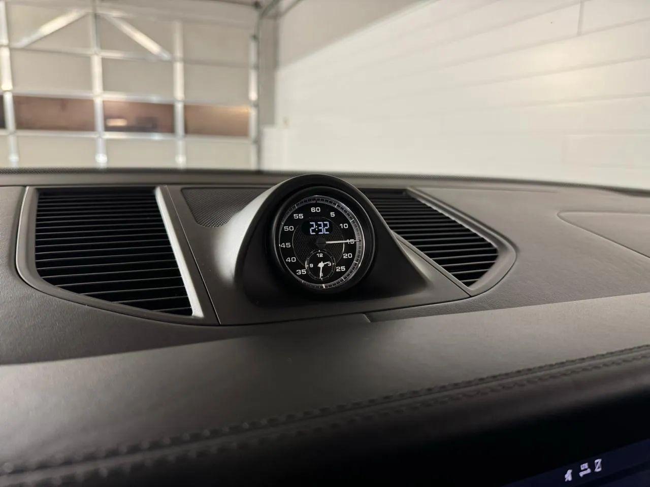 Porsche Macan T AWD 2024