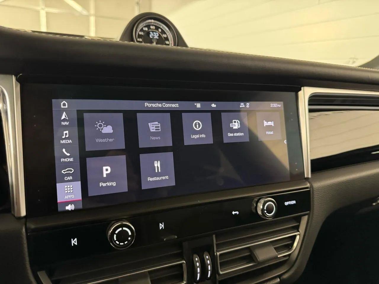 Porsche Macan T AWD 2024