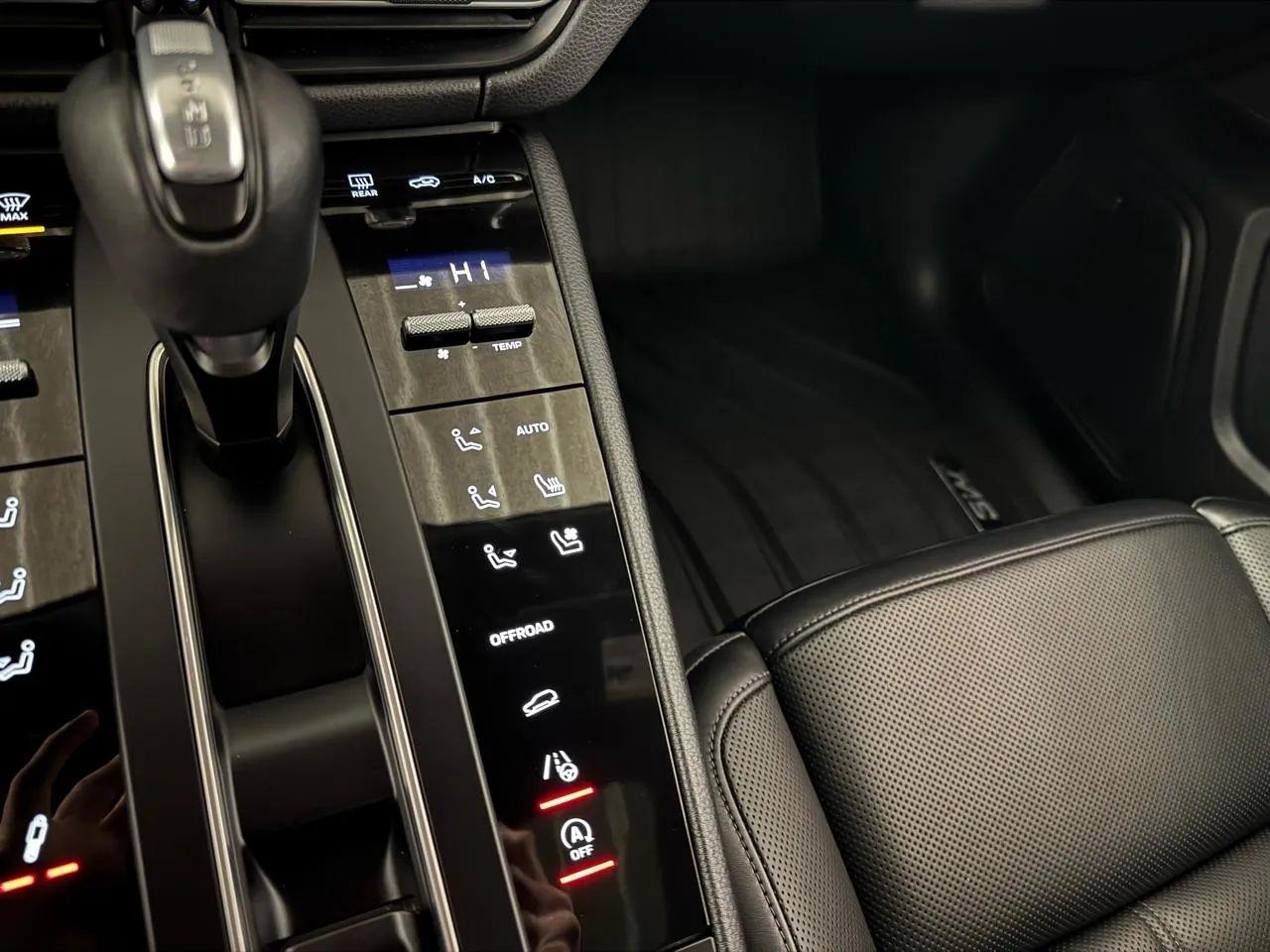 Porsche Macan T AWD 2024