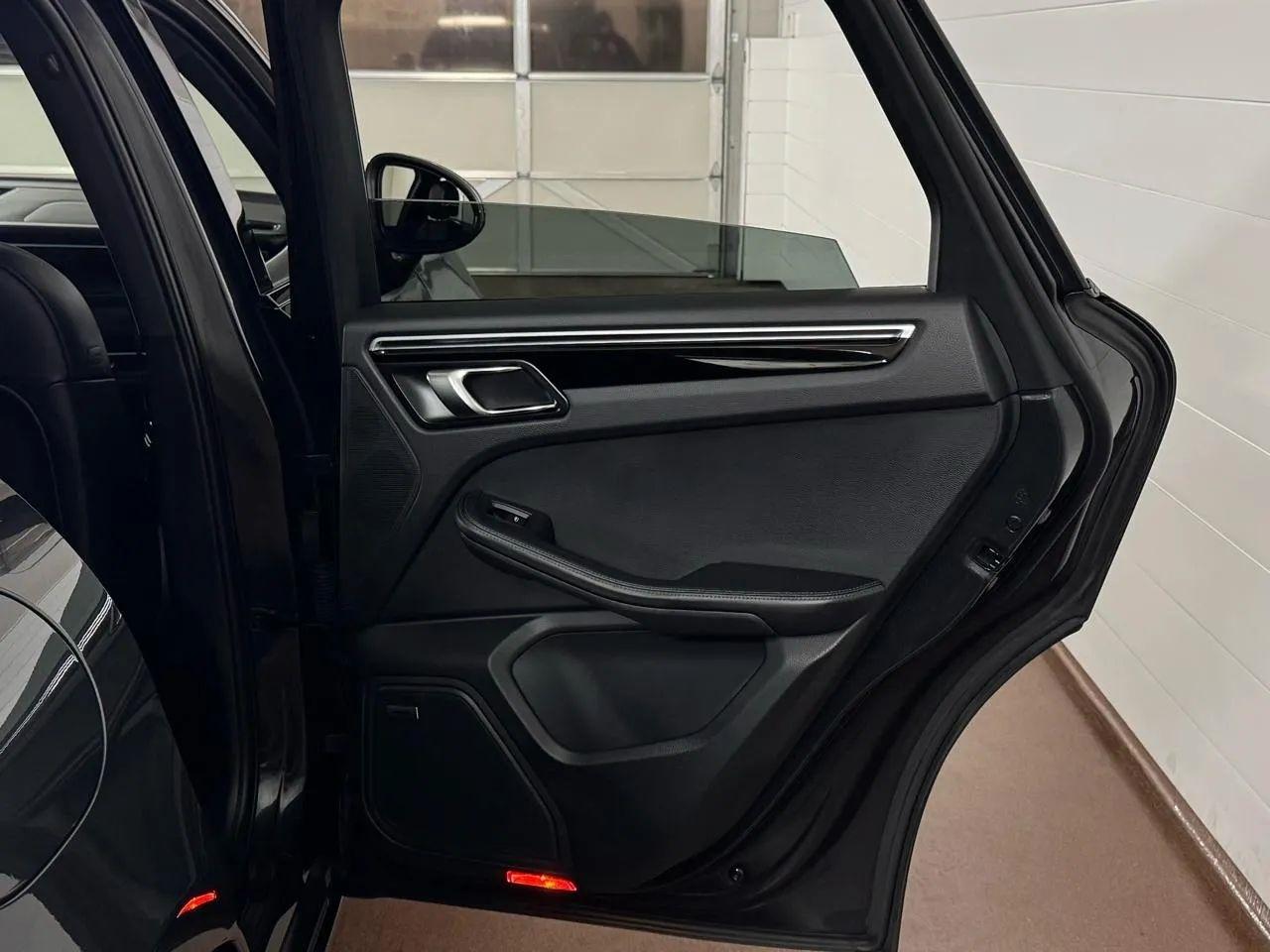Porsche Macan T AWD 2024