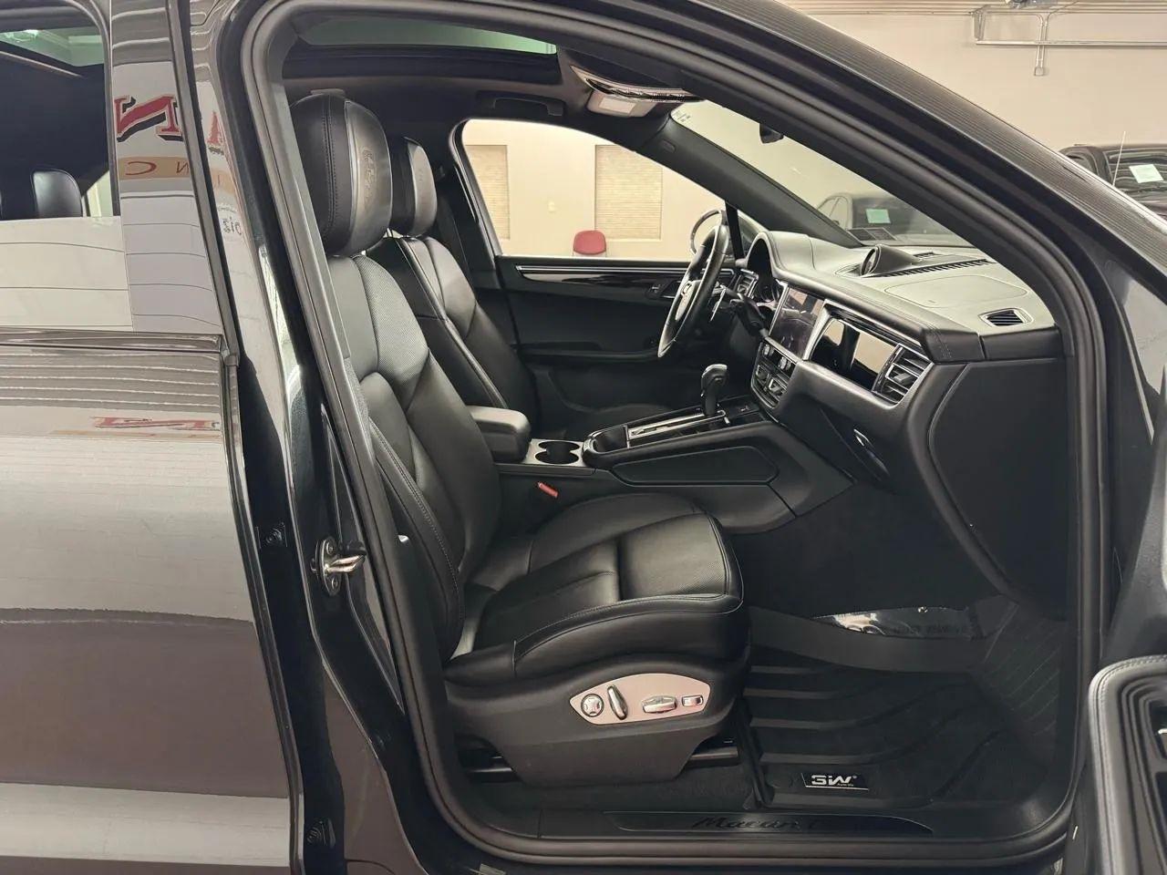 Porsche Macan T AWD 2024