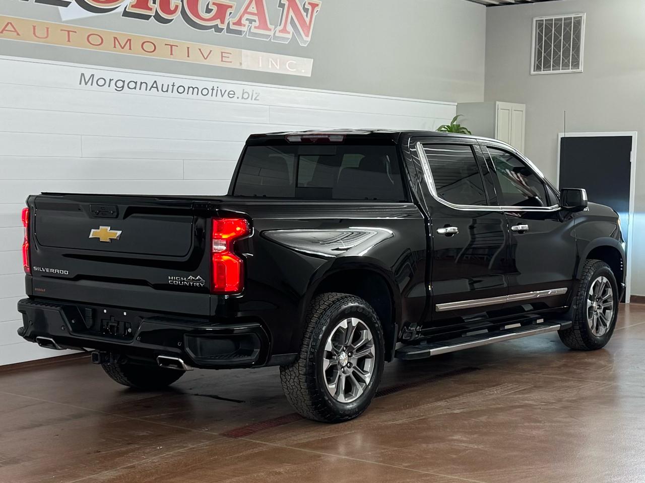 Chevrolet Silverado 1500 High Country Crew Cab 4WD 2024