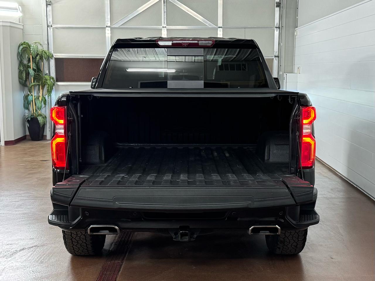 Chevrolet Silverado 1500 High Country Crew Cab 4WD 2024