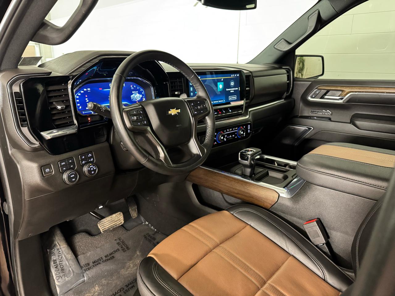 Chevrolet Silverado 1500 High Country Crew Cab 4WD 2024