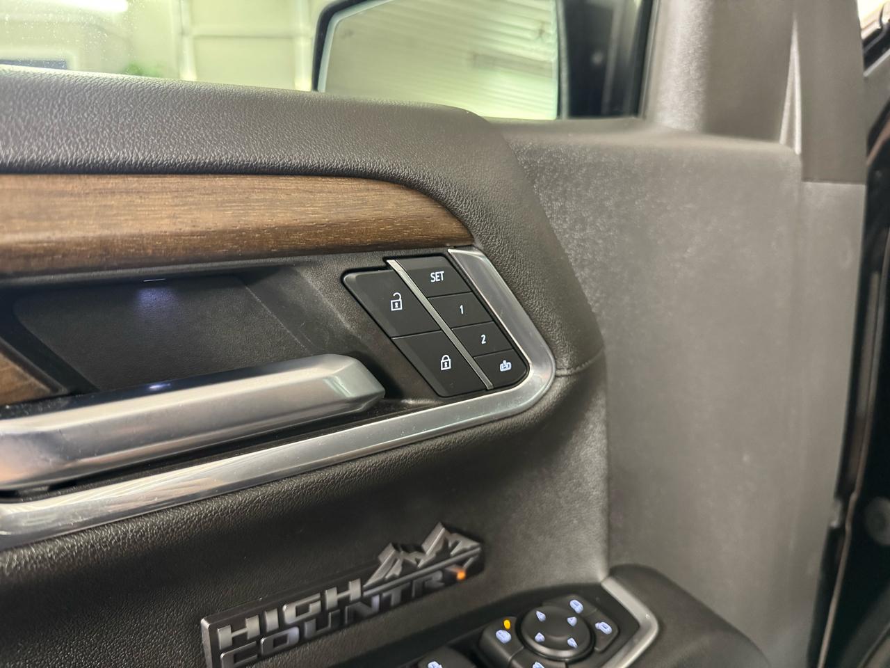 Chevrolet Silverado 1500 High Country Crew Cab 4WD 2024