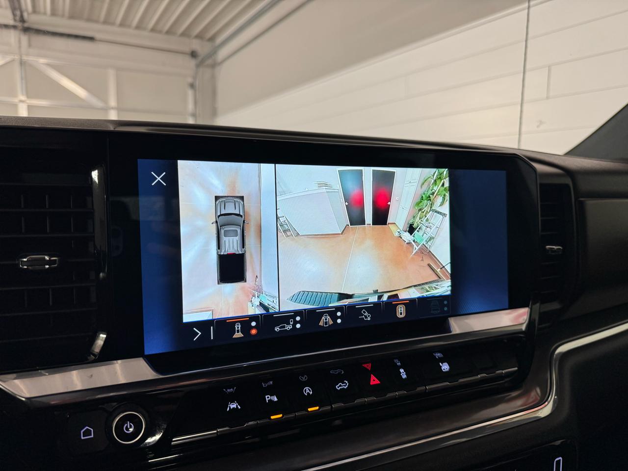 Chevrolet Silverado 1500 High Country Crew Cab 4WD 2024