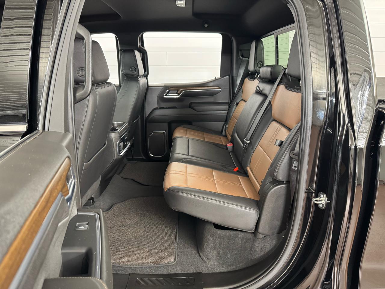 Chevrolet Silverado 1500 High Country Crew Cab 4WD 2024