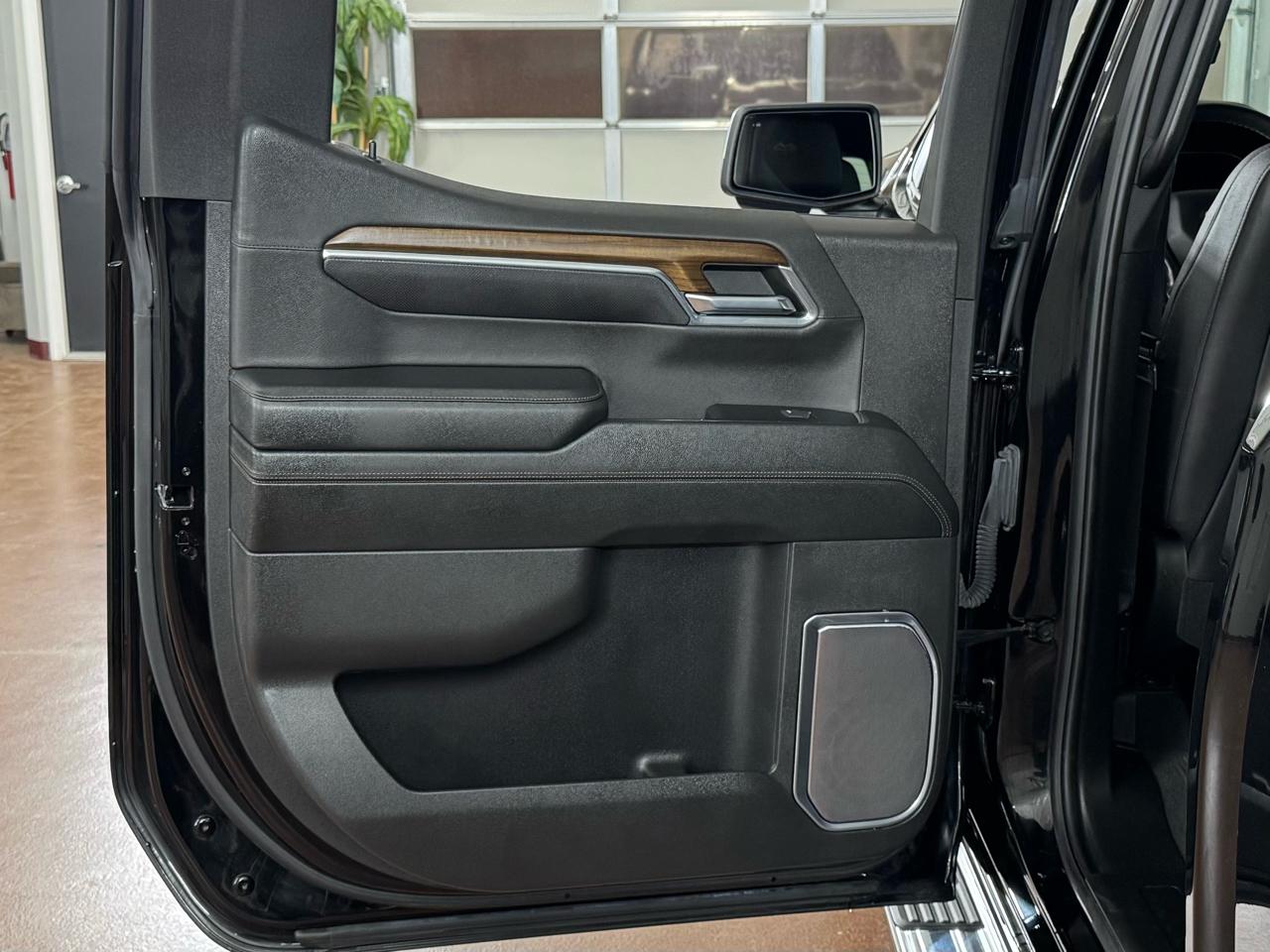 Chevrolet Silverado 1500 High Country Crew Cab 4WD 2024