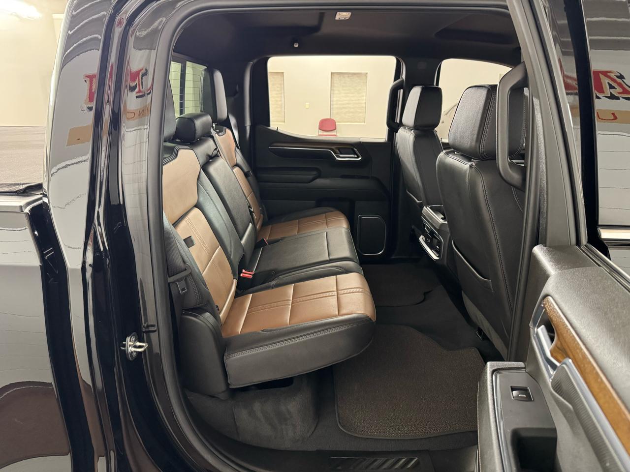 Chevrolet Silverado 1500 High Country Crew Cab 4WD 2024