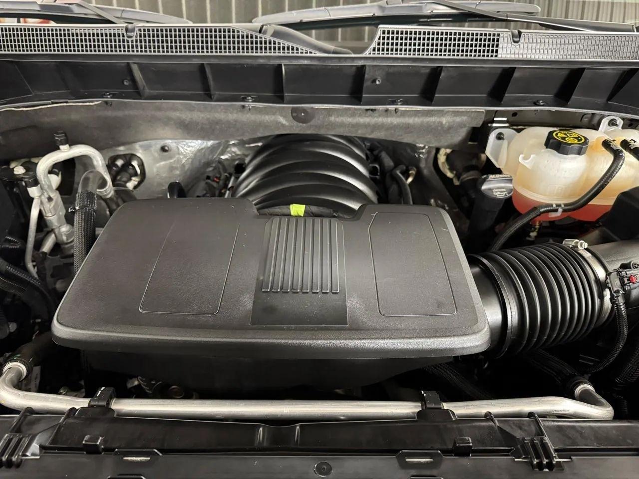 Chevrolet Silverado 1500 High Country Crew Cab 4WD 2024
