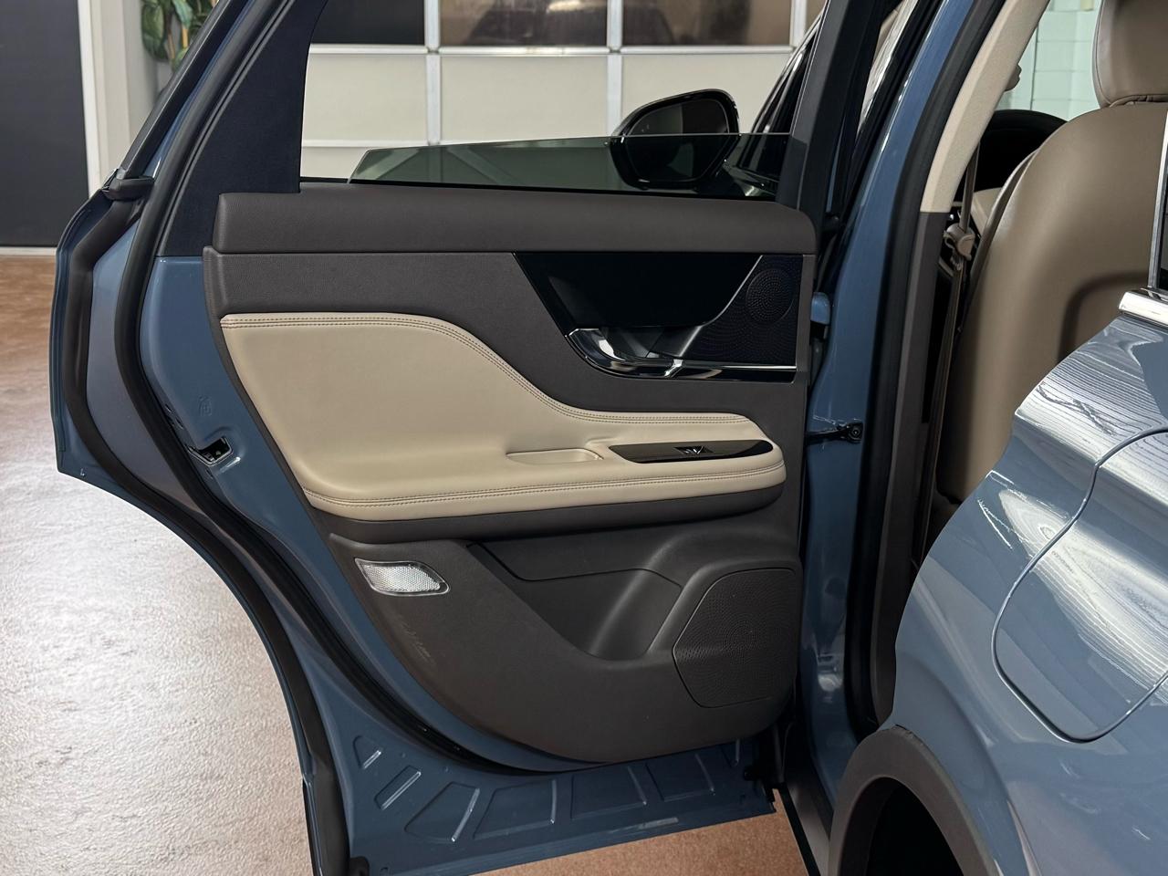 Lincoln Corsair  2024