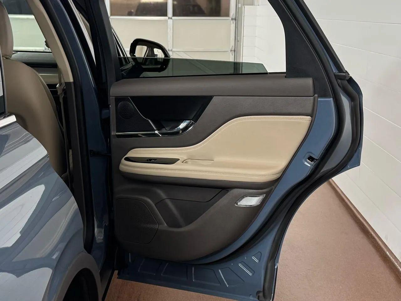 Lincoln Corsair  2024